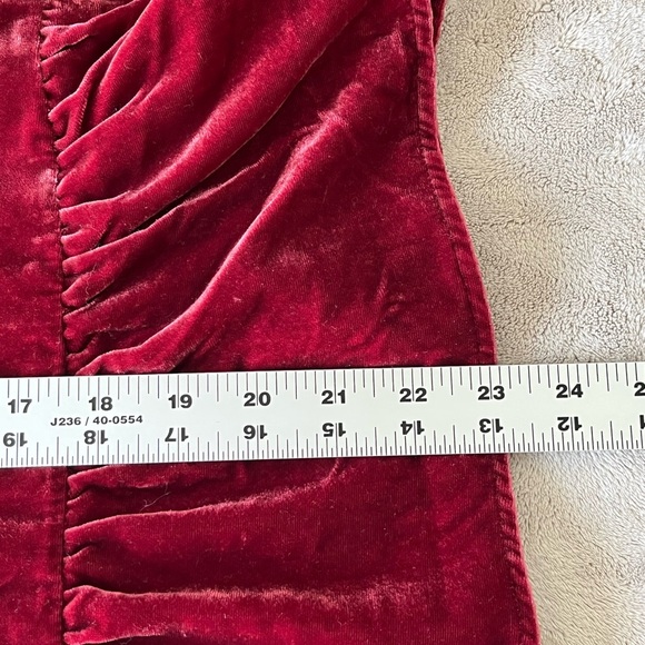 J. Crew Women's Size 4 Sleeveless Crushed
Velvet Red Holiday Top Peplum - Picture 12 of 12